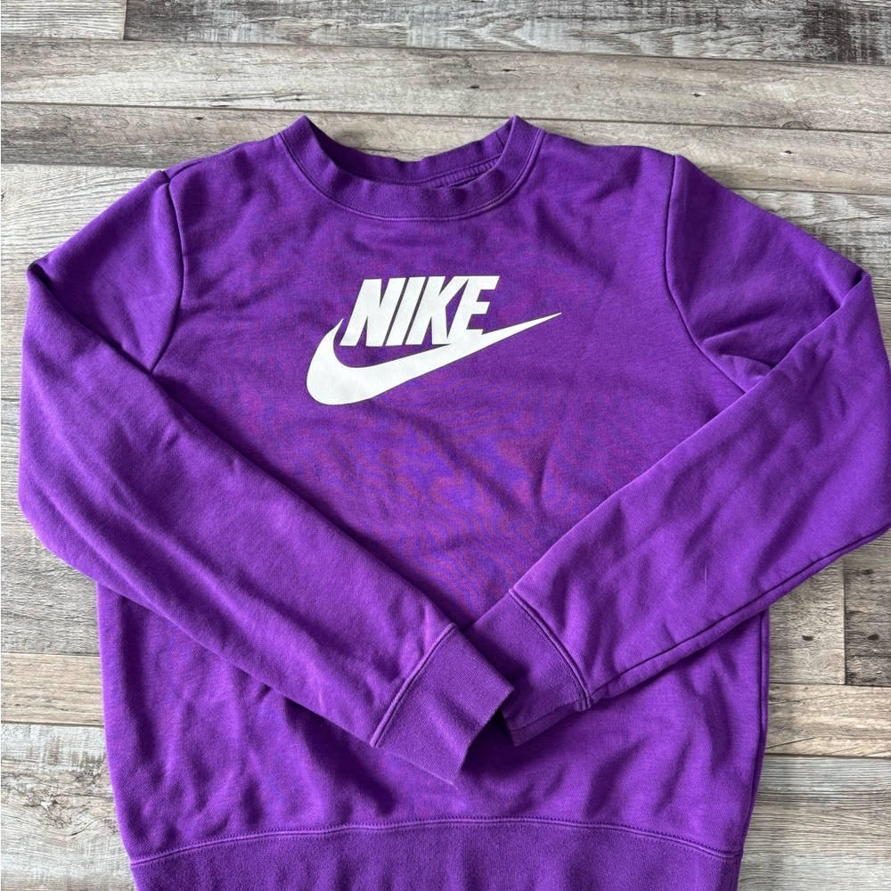 Nike women’s sweatshirt